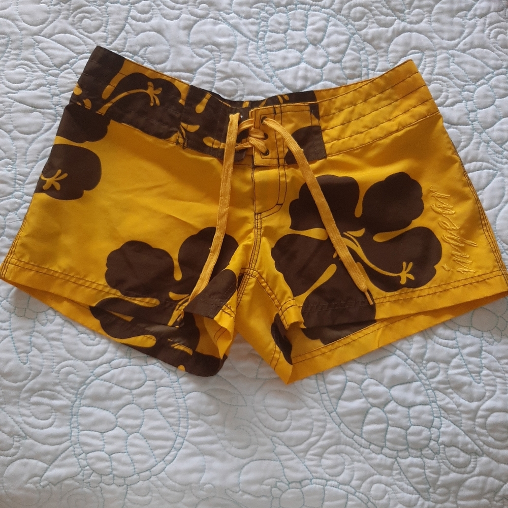 Hawaiian shorts